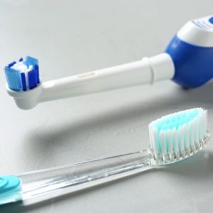 electric toothbrush vs manual toothbrush
