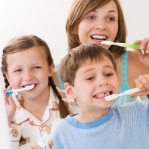 how to brush children’s teeth